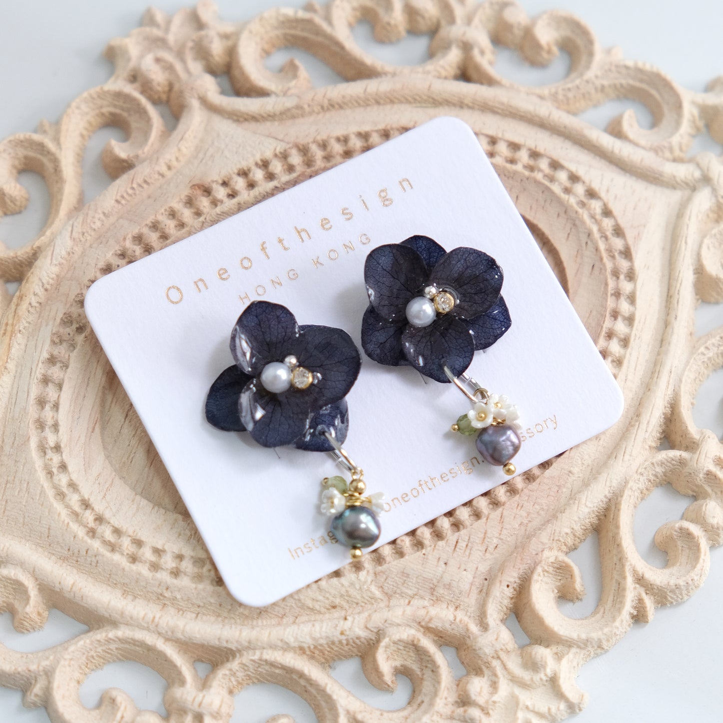 Black - Preserved Hydrangeas Accessory