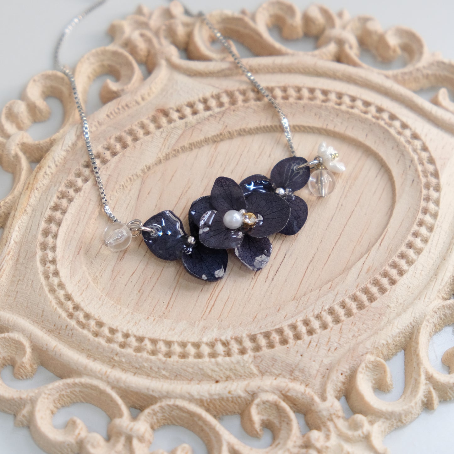 Black - Preserved Hydrangeas Accessory