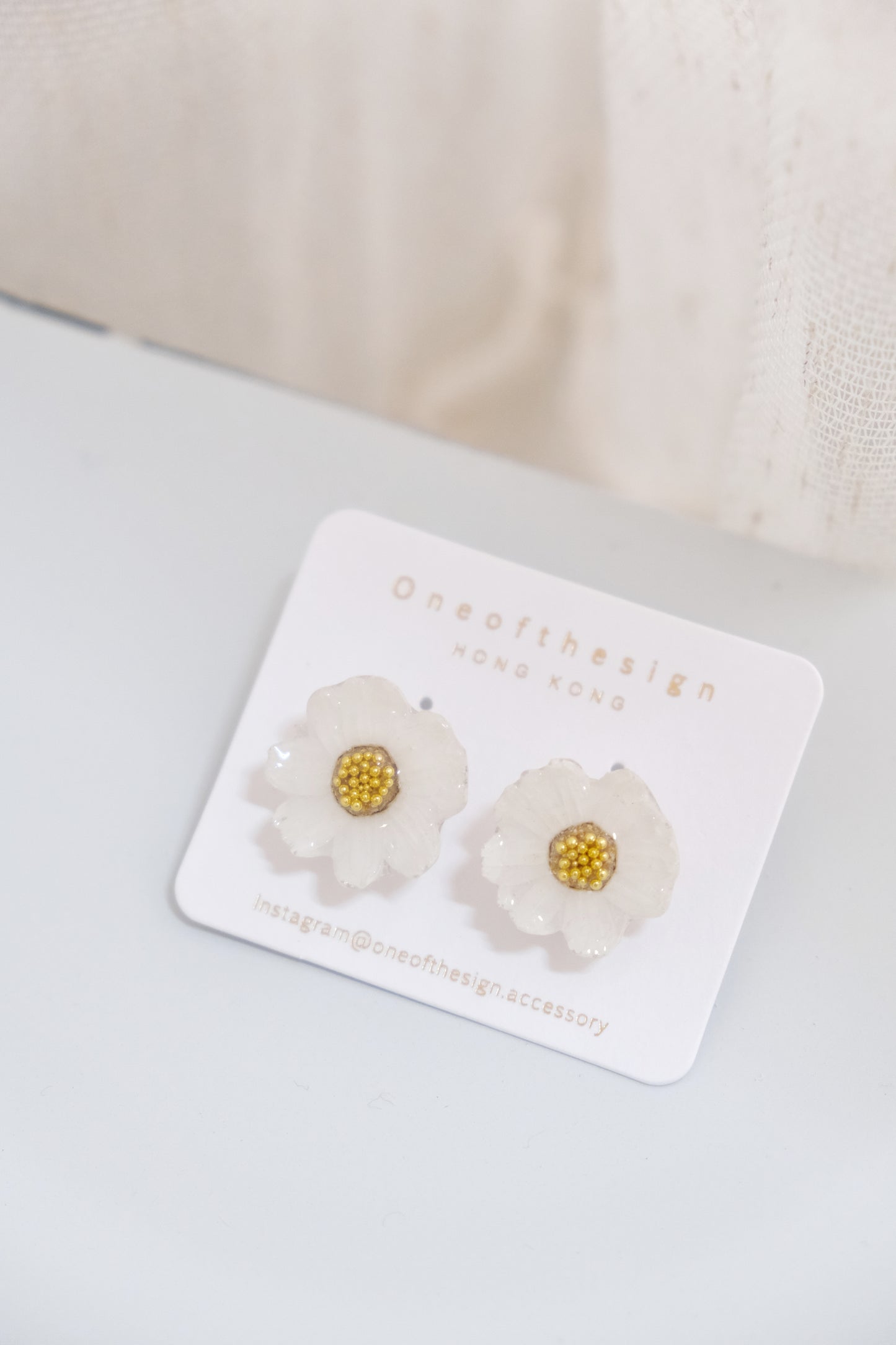 Dried Daisy Earring